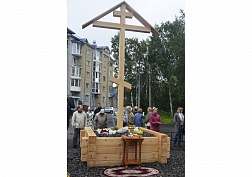 Освящен крест в честь явления Пресвятой Богородицы Освящен крест в честь явления Пресвятой Богородицы