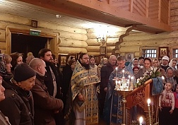 Литургия на подворье обители
