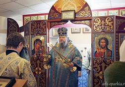 Архиерейская служба на подворье обители Архиерейская служба на подворье обители