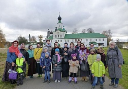 «Трудные» дети посетили Антониево-Сийский монастырь «Трудные» дети посетили Антониево-Сийский монастырь