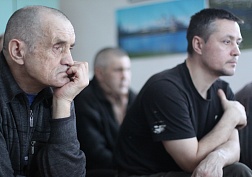 Братия проводит занятия с новоначальными