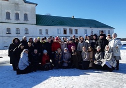 К празднику украсят храм цветами К празднику украсят храм цветами
